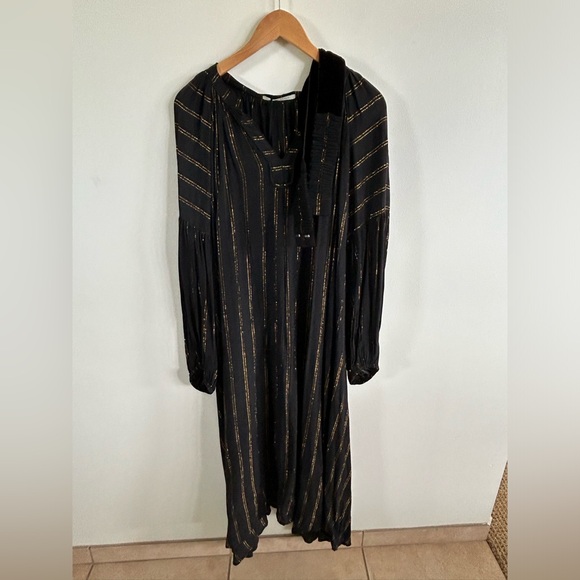 NE QUITTEZ PAS Dress Black Metallic Long sleeve Belted womens Medium New - Picture 1 of 9